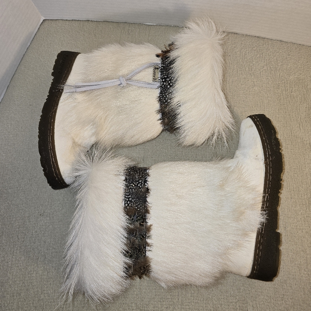 Kola BearPaw Cream Fur Boots size 6 - Picture 2 of 8